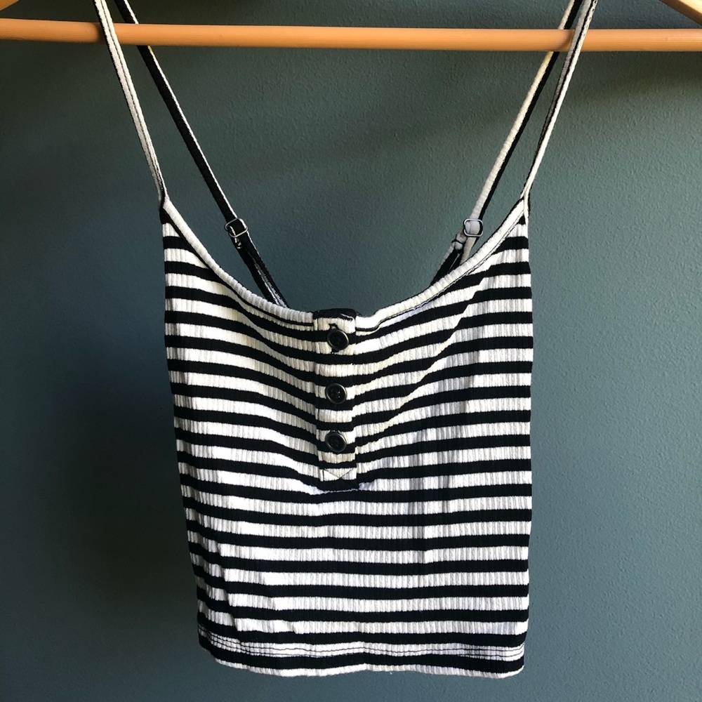 Cropped tank top with button detail
